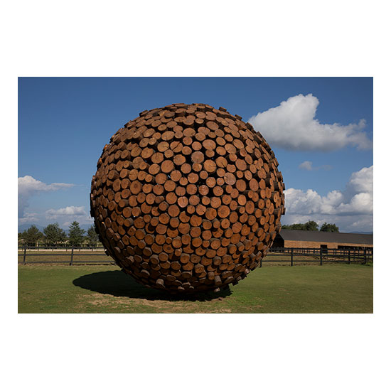 7 meter wood log sphere<br>
2014<br>
wood<br>
275.6 inches (700 cm)