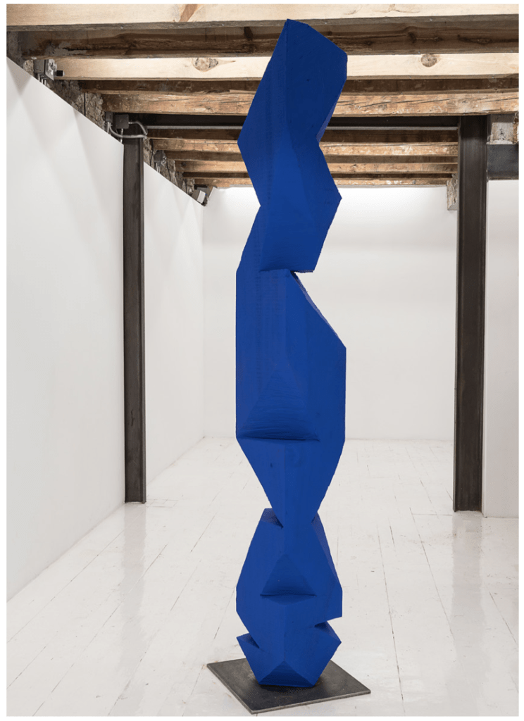 Column <br>
Pine and chroma paint <br>
101.96 x 11.81 x 11.81 inches (250 x 30 x 30 cm)